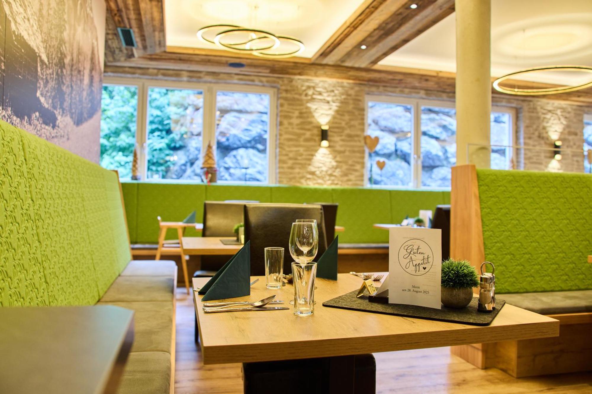 Aparthotel Kleinwalsertal Мителберг Екстериор снимка