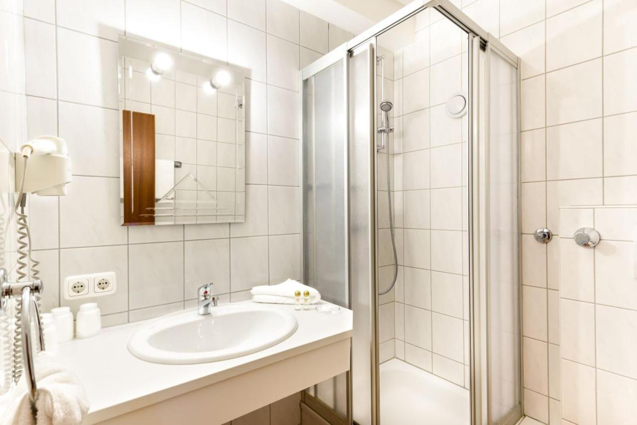 Aparthotel Kleinwalsertal Мителберг Екстериор снимка