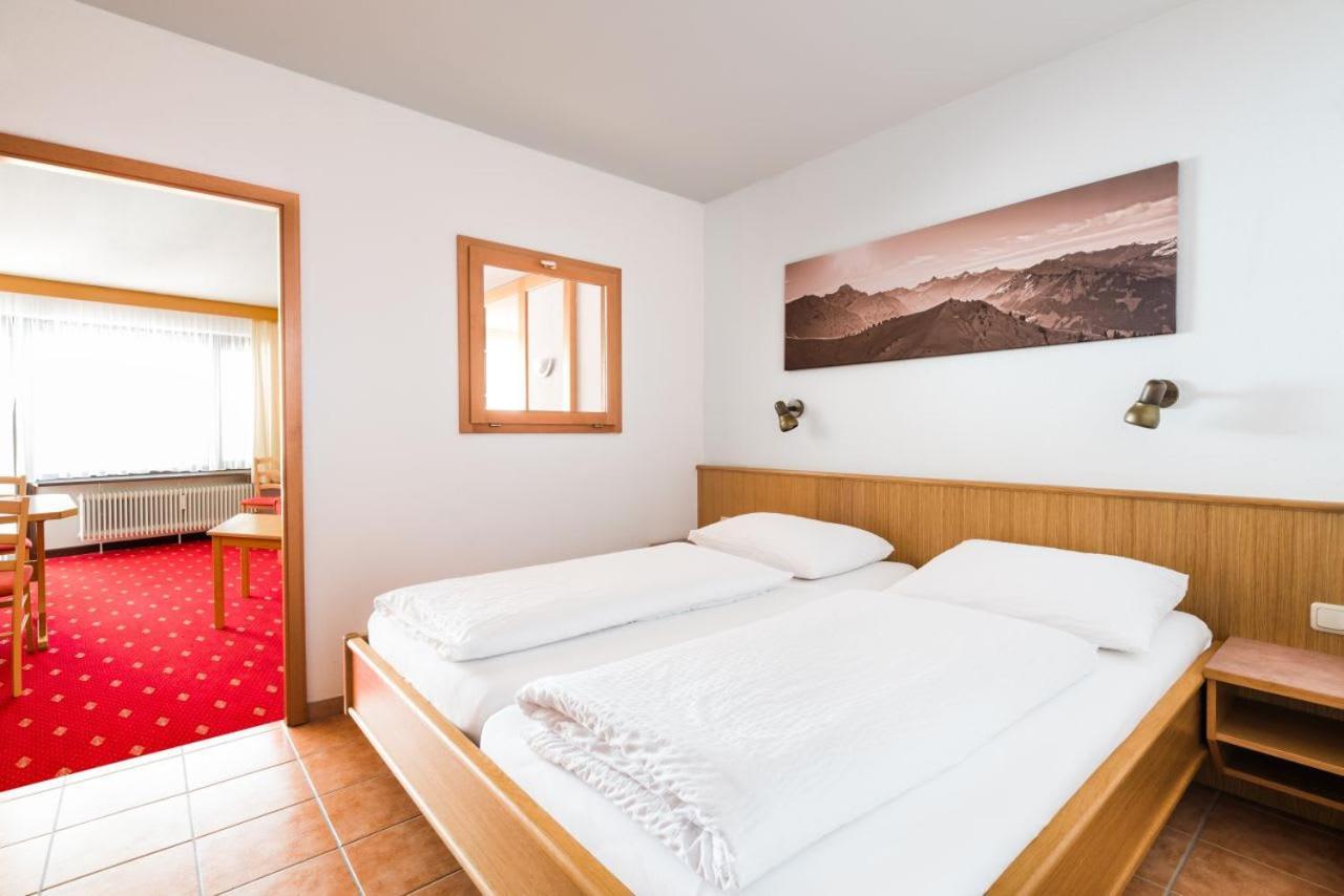 Aparthotel Kleinwalsertal Мителберг Екстериор снимка