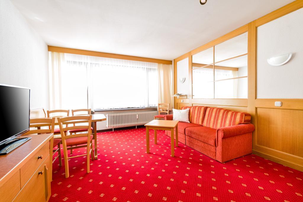 Aparthotel Kleinwalsertal Мителберг Екстериор снимка