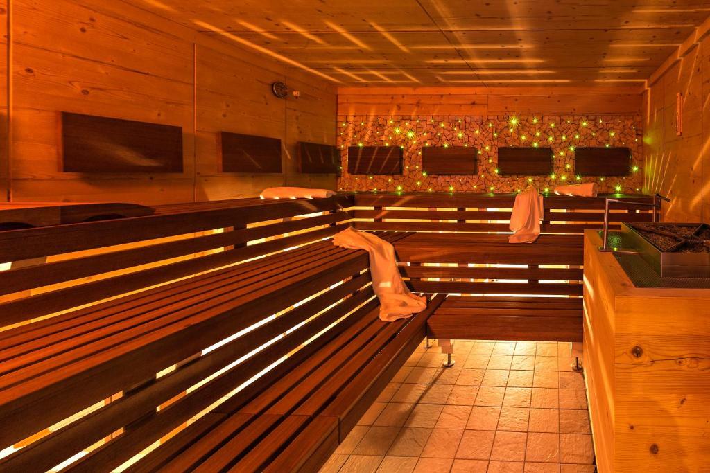 Aparthotel Kleinwalsertal Мителберг Екстериор снимка